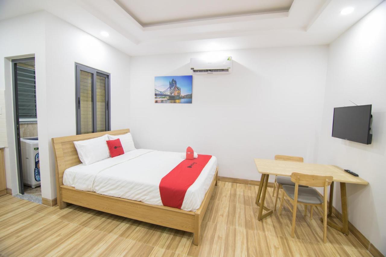Reddoorz Premium Near E-Town Hotel Ho Chi Minh City Exterior photo