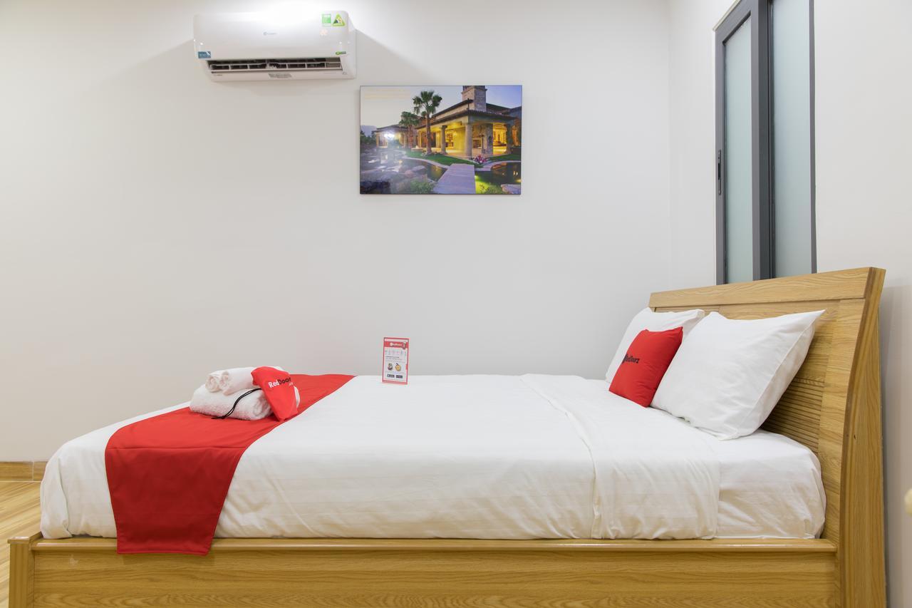 Reddoorz Premium Near E-Town Hotel Ho Chi Minh City Exterior photo