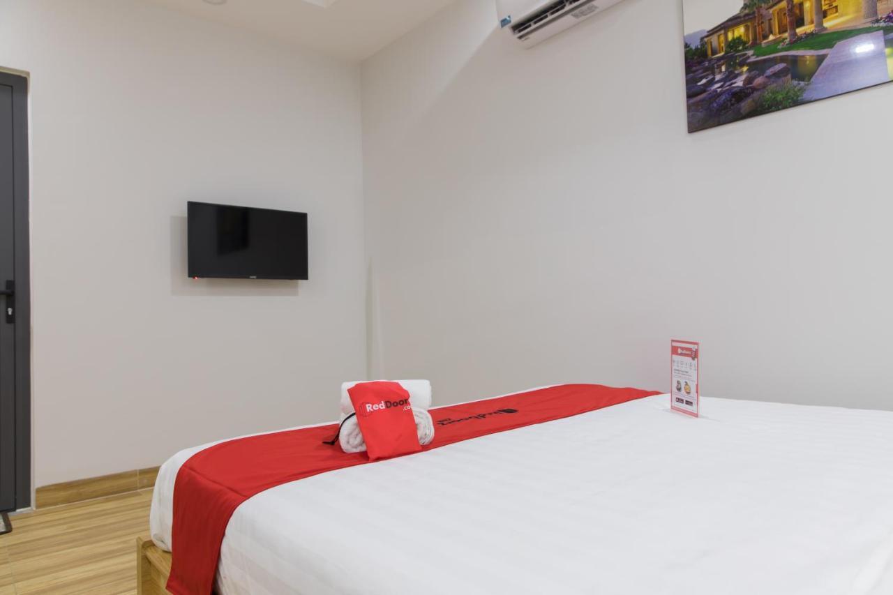 Reddoorz Premium Near E-Town Hotel Ho Chi Minh City Exterior photo