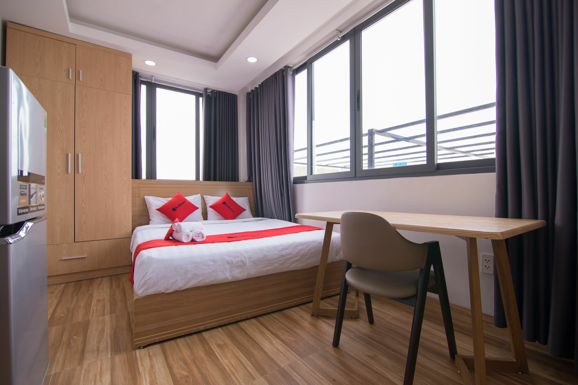 Reddoorz Premium Near E-Town Hotel Ho Chi Minh City Exterior photo